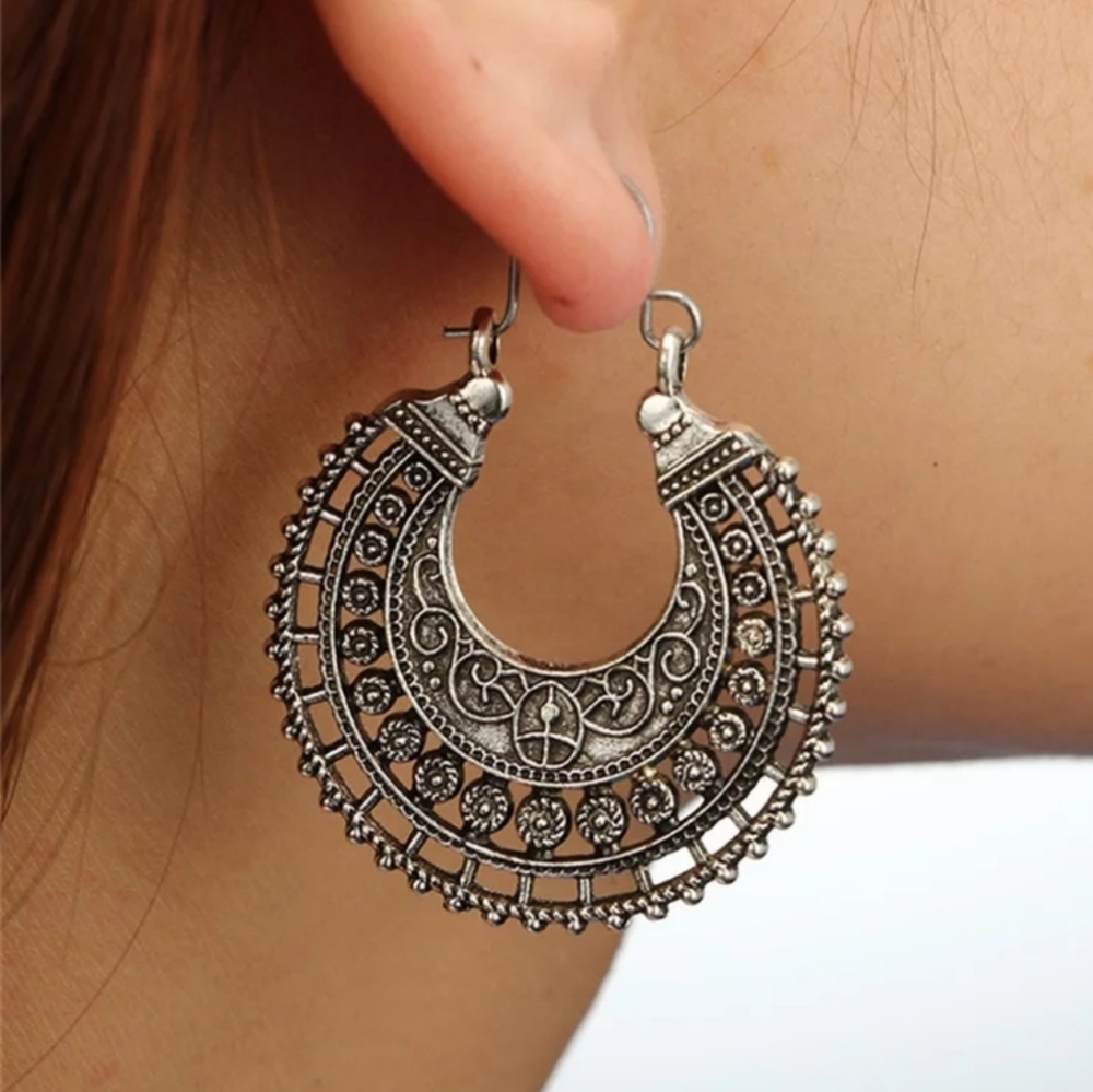 New Vintage Ethnic Earring